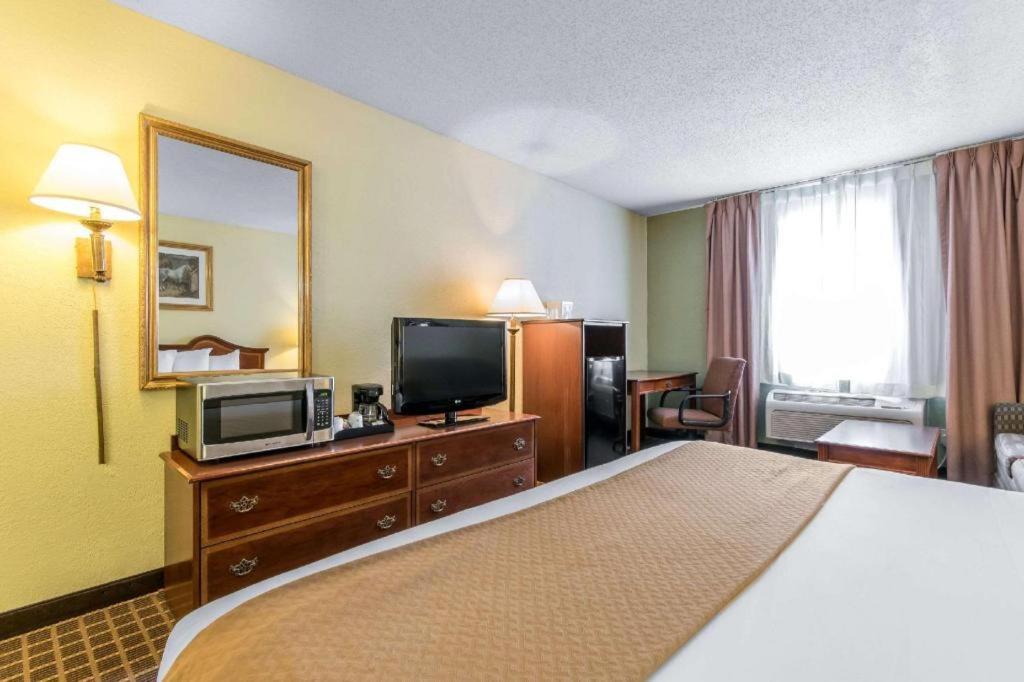 Quality Inn Danville Kültér fotó